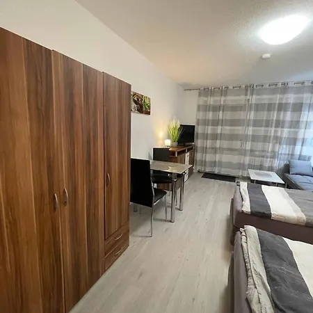 Am Brunnenplatzl Mit Bademantelzugang Apartment *