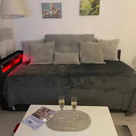 Am Brunnenplatzl Mit Bademantelzugang 아파트 *